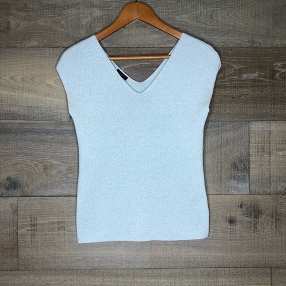 TALBOTS v- neck top size MP - Picture 3 of 7